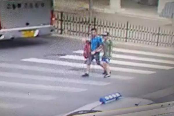 突变元年清扫腐地的垃圾成就怎么完成就