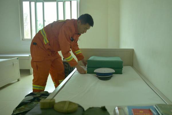 战神诸神黄昏黑暗谷套装能用到什么时候